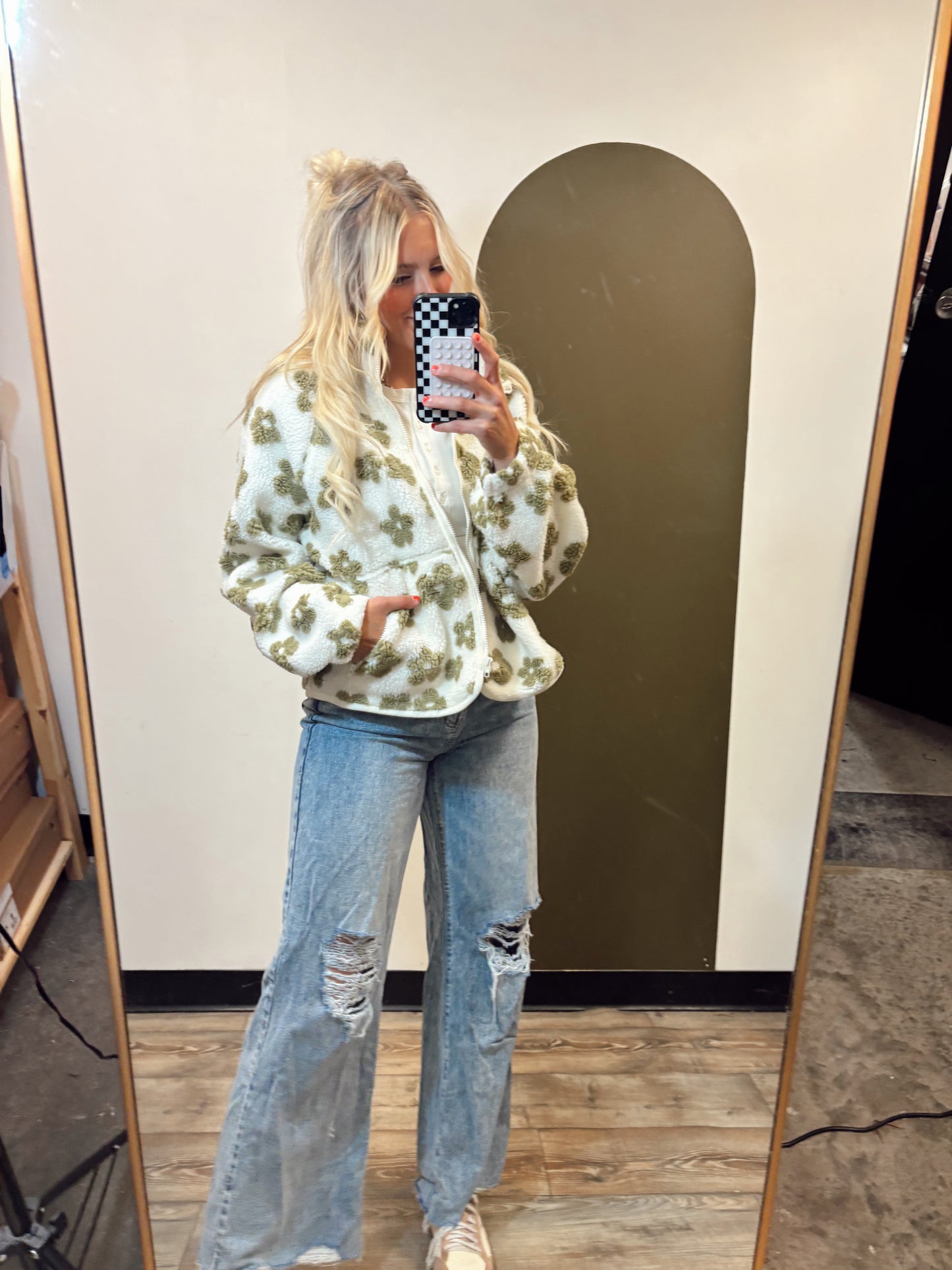 Playful Daises Sherpa (Green)