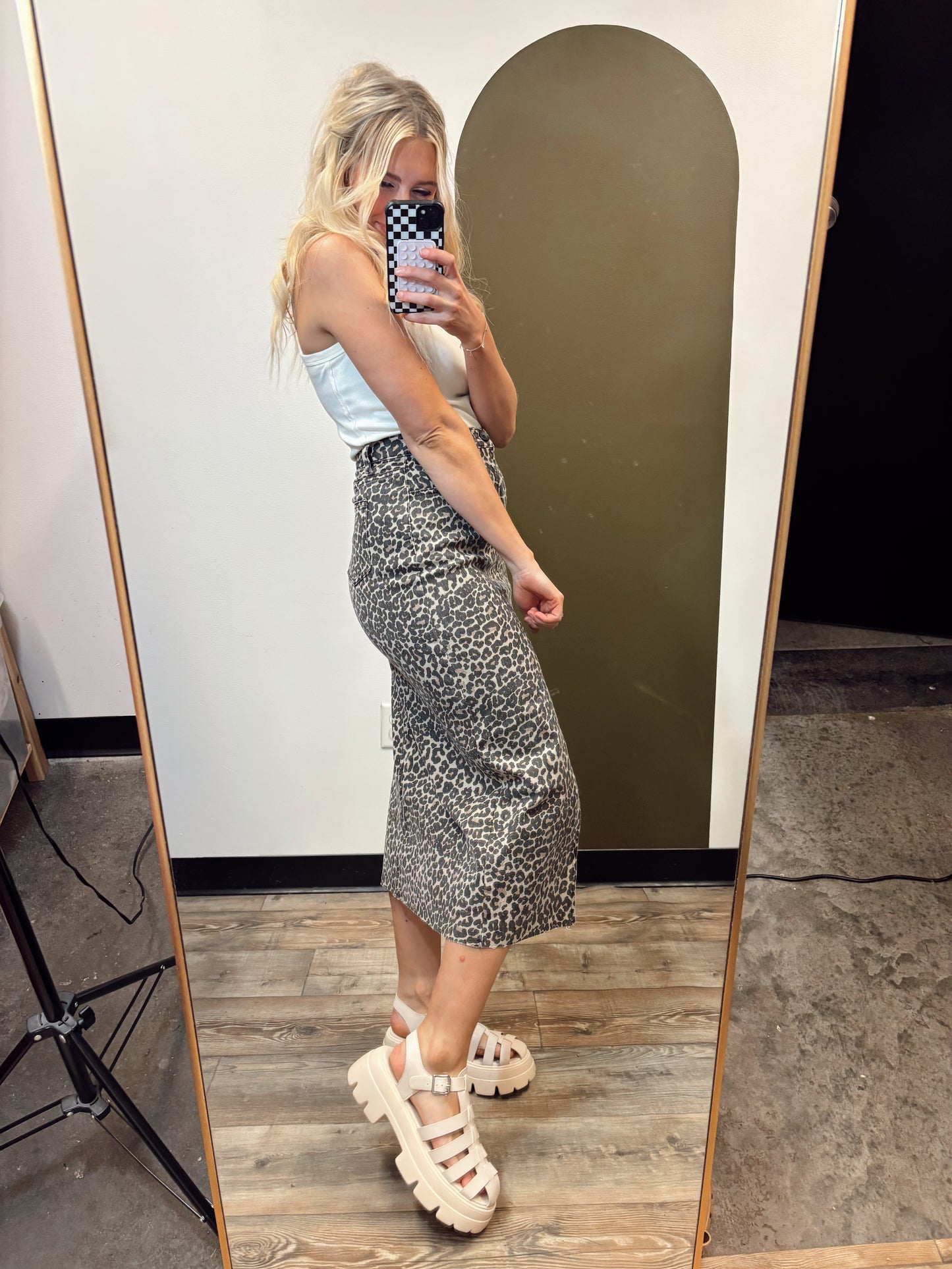 Leo Slit Skirt