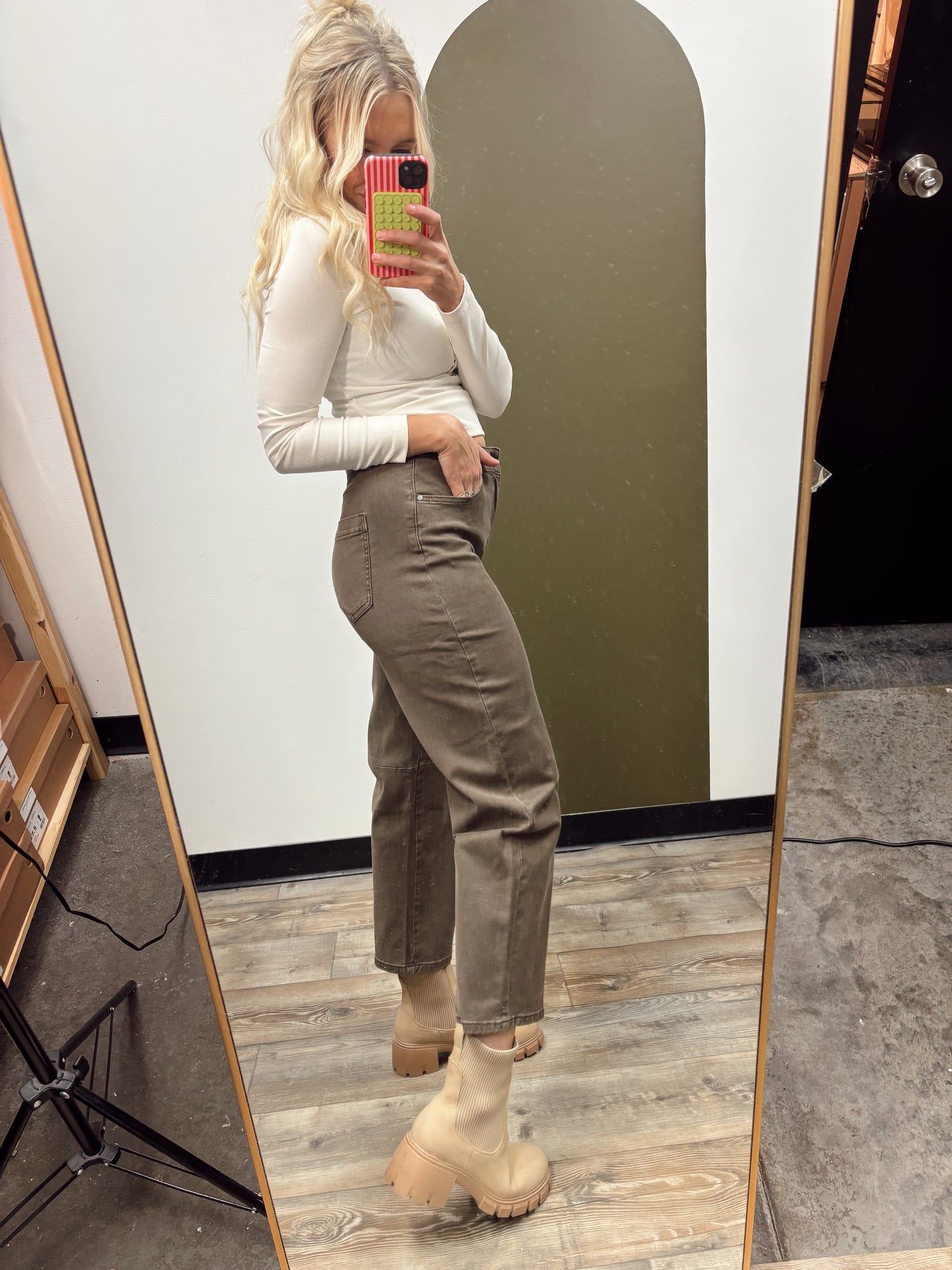 Holland Barrel Jean (Mocha)