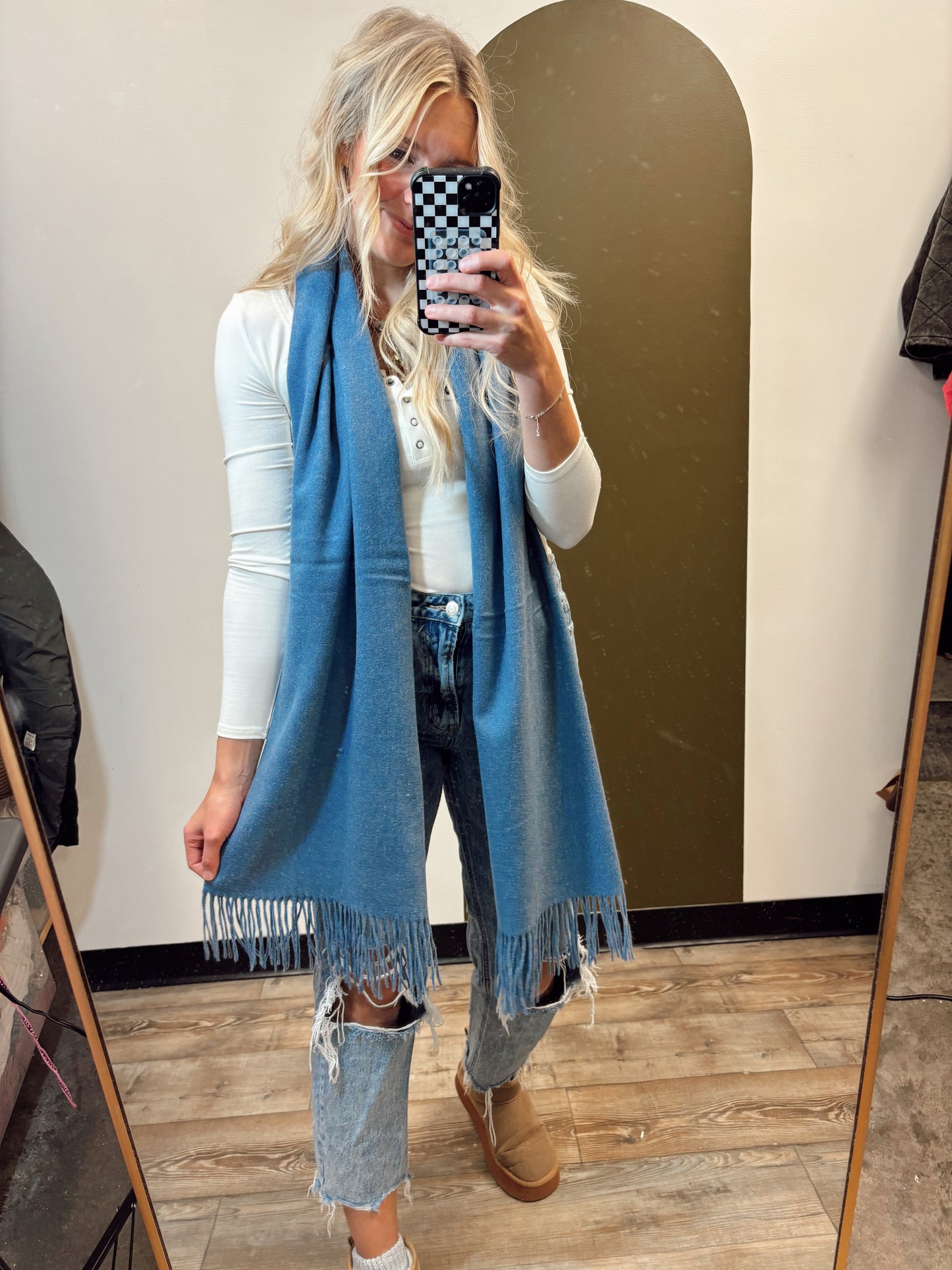 Cozy & Essential Scarf (Blue)