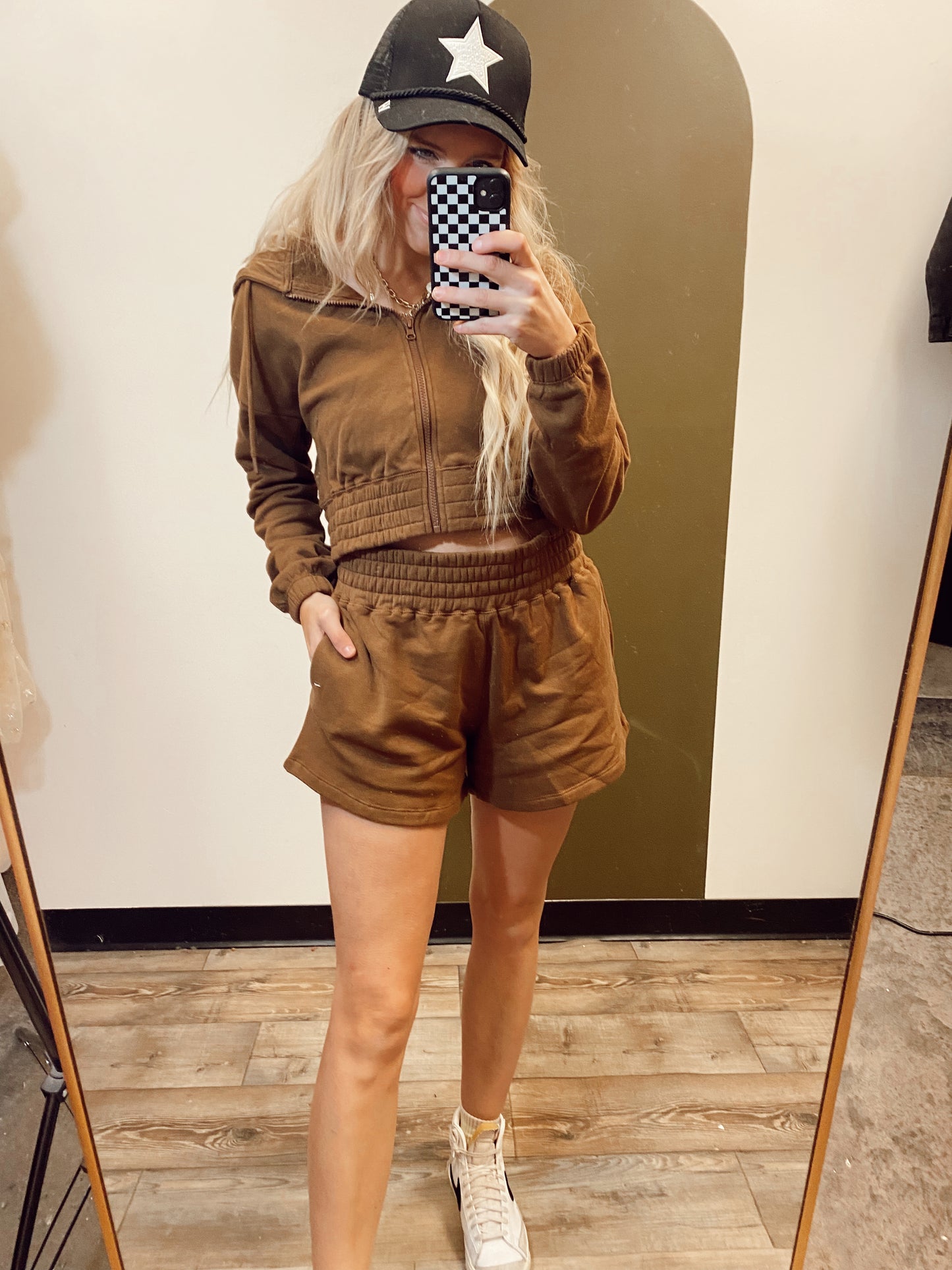 Lounge Around Short (Cocoa)