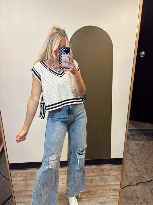 Side Line Sweater Vest
