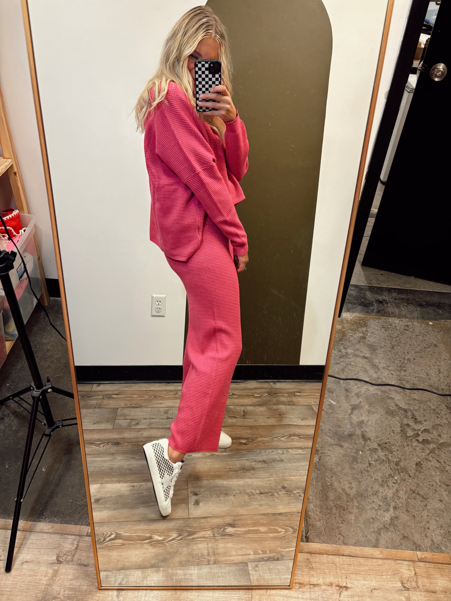 Rosy Textured Pant (Pink)