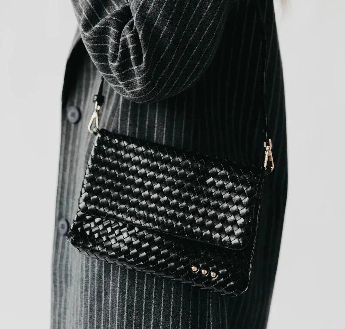 Wrenlee Woven Flap Crossbody Bag (Black)