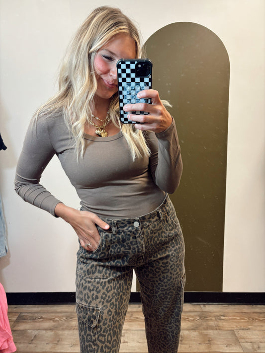 Daphne Scoop Top (Mocha)