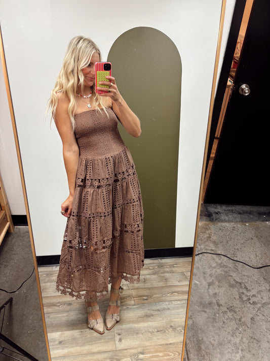 Vineyard Eyelet Dress (Nutmeg)