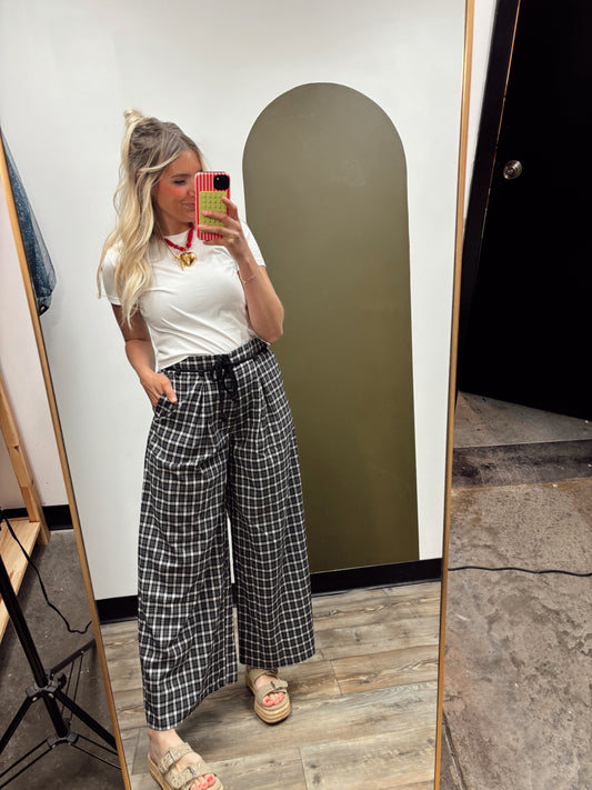 Studio Chic Wide Leg Pant