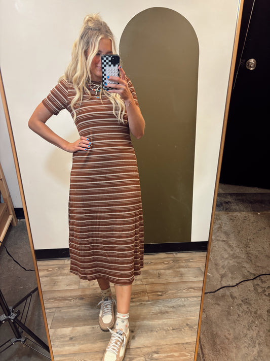 Kaylee Stripe Maxi (Brown)