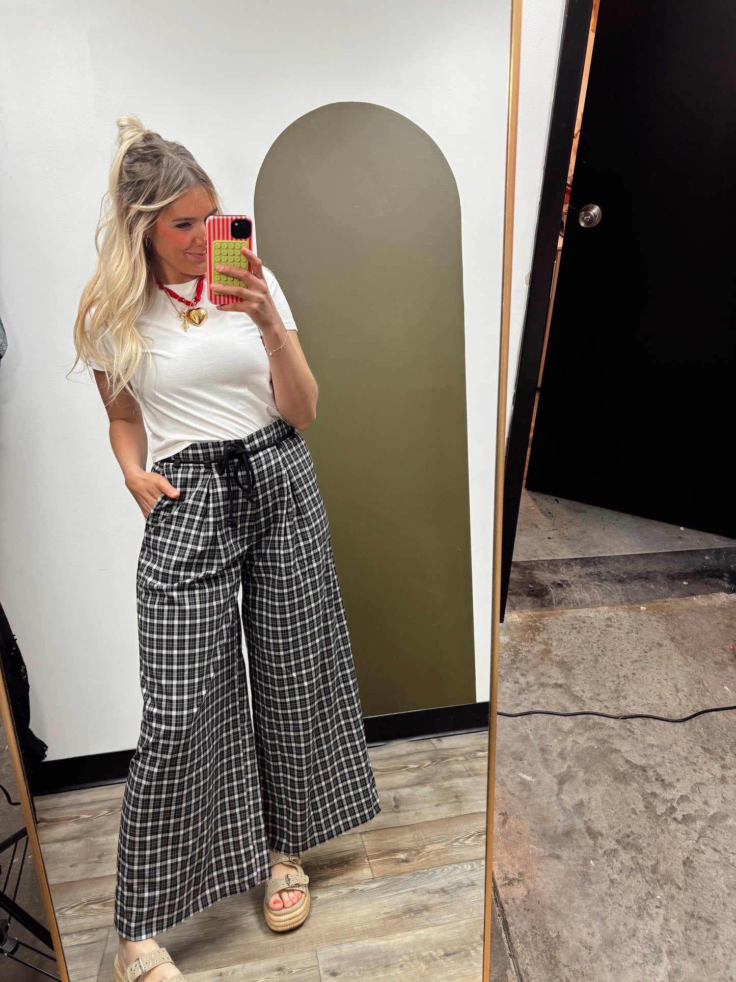Studio Chic Wide Leg Pant