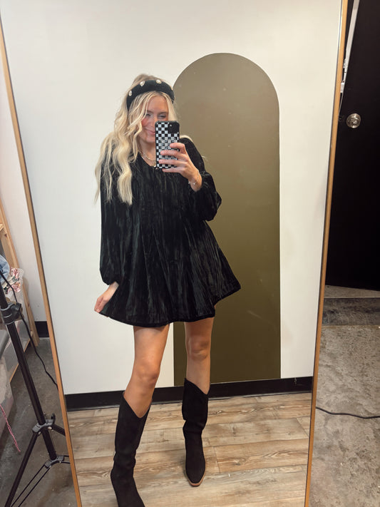 Mistletoe Velvet Dress (Black)