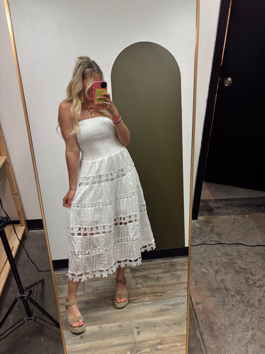 Vineyard Eyelet Dress (White)