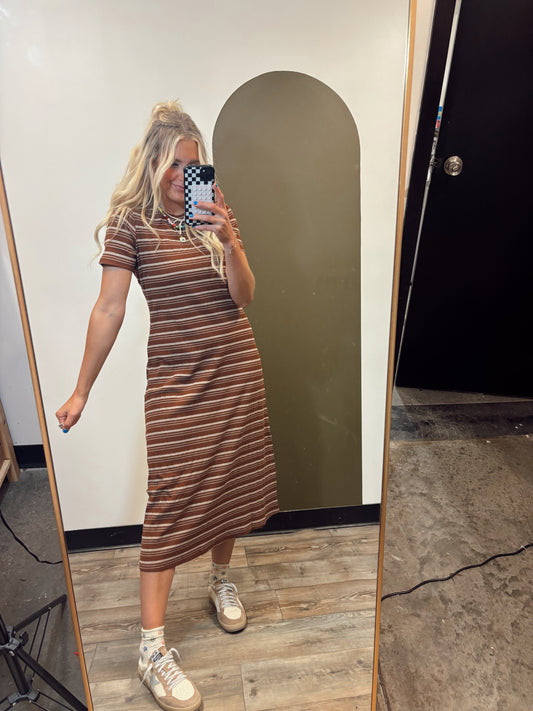 Kaylee Stripe Maxi (Brown)