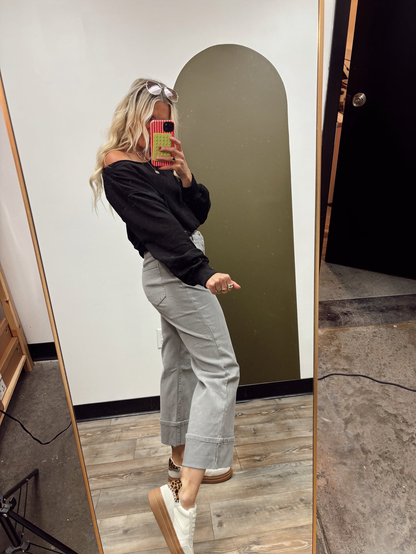 Alina Off Shoulder Sweatshirt (Black)