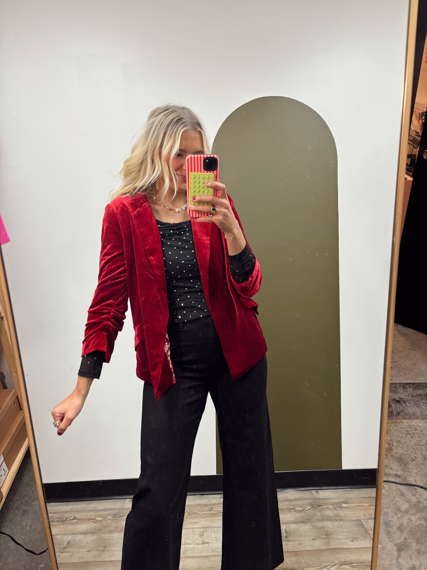 Velvet Dreams Blazer (Magenta)