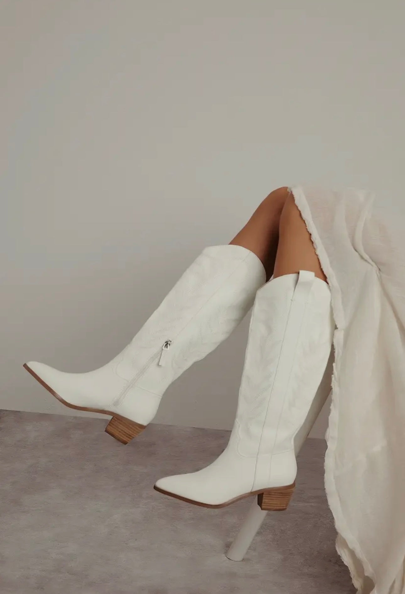 Inlay White Boot