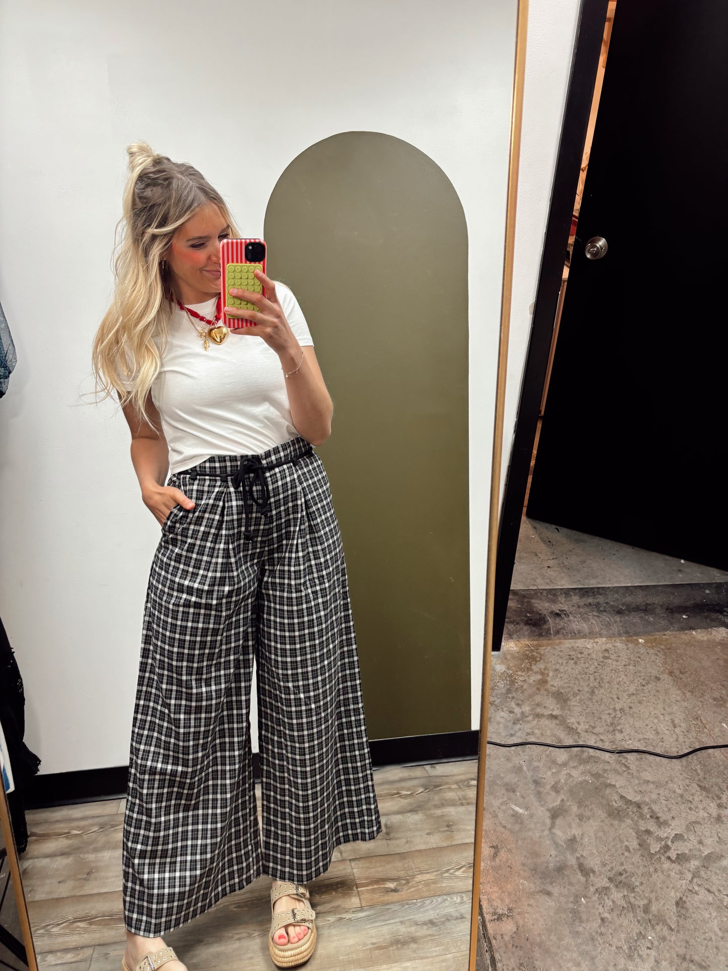 Studio Chic Wide Leg Pant