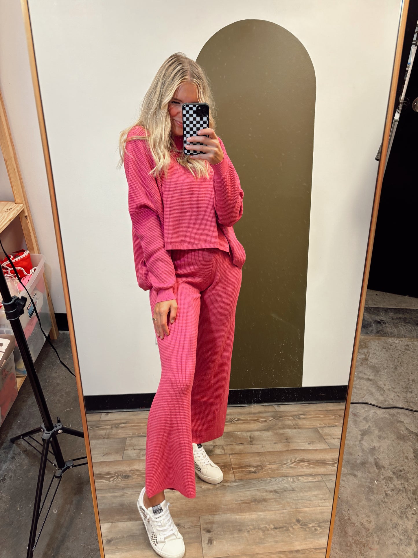 Rosy Textured Pant (Pink)