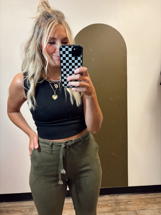 Ellie Ribbed Crop Tank (Black)