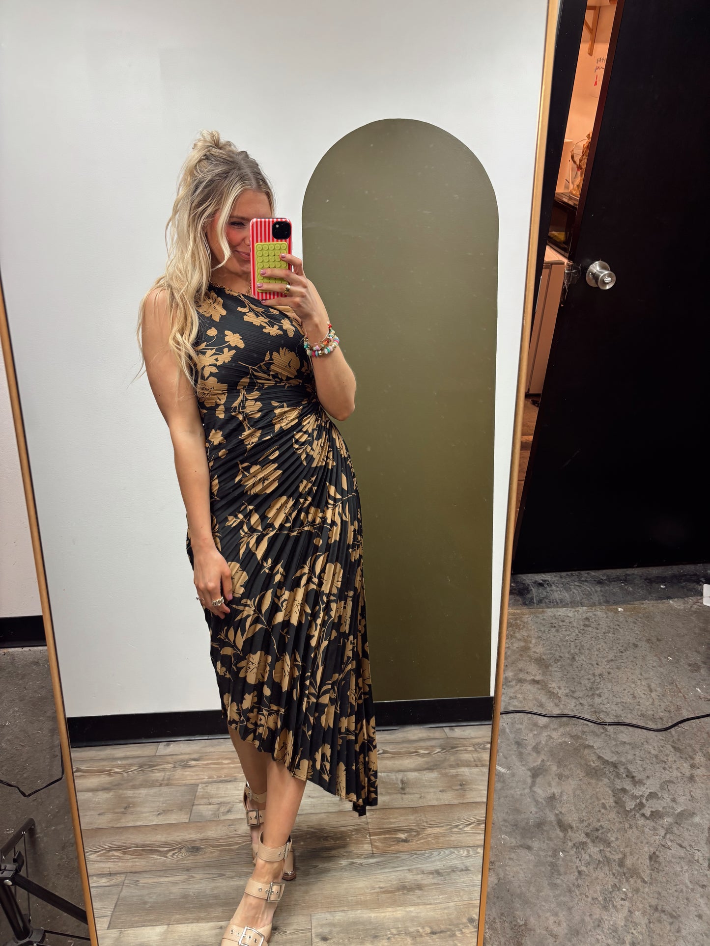 Total Eclipse Pleat Dress (Floral Print)