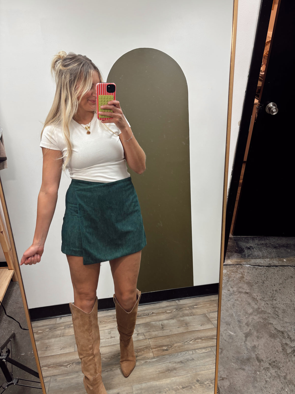 Gwen Corduroy Skort (Hunter)