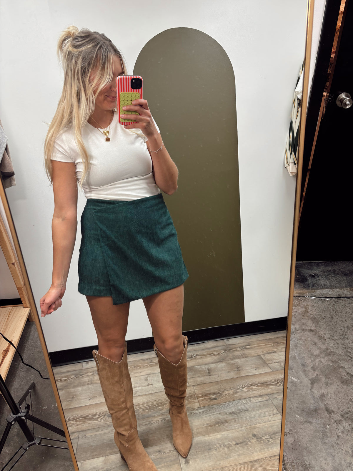 Gwen Corduroy Skort (Hunter)
